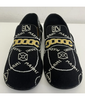 MOCASÍN NEGRO